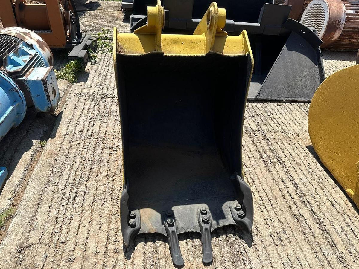 Used JCB TLB OR EXCAVATOR BUCKET