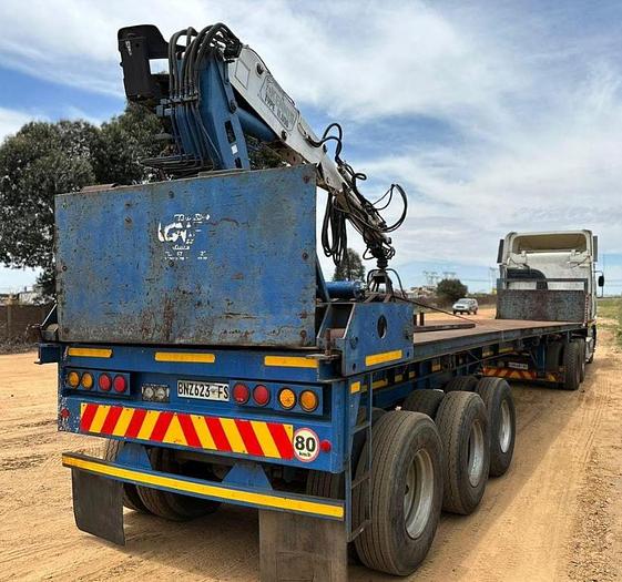 Used 1 X TRI-AXLE FLAT DECK TRAILER WITH KENNIS 3.2 TON DIESEL POWERED BRICK CRANE & GRAB (TRUCK NOT INCLUDED)