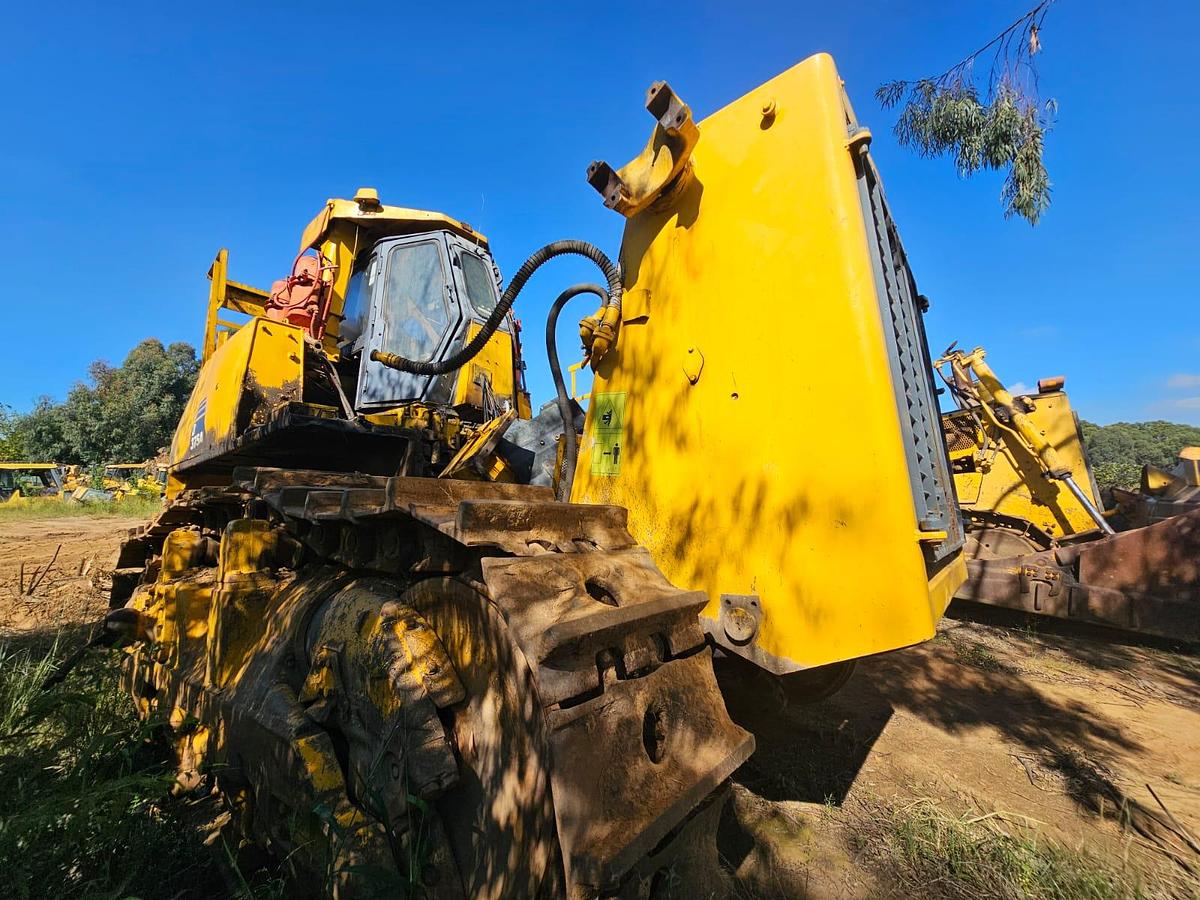 Used D375A KOMATSU DOZER (STRIPPING)
