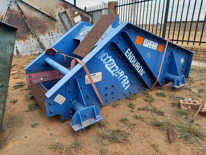 Used WEIR VIBRATING SCREEN WITH 2 X 2.3 KW DELTECH VIBRATING MOTORS (NOT TESTED)