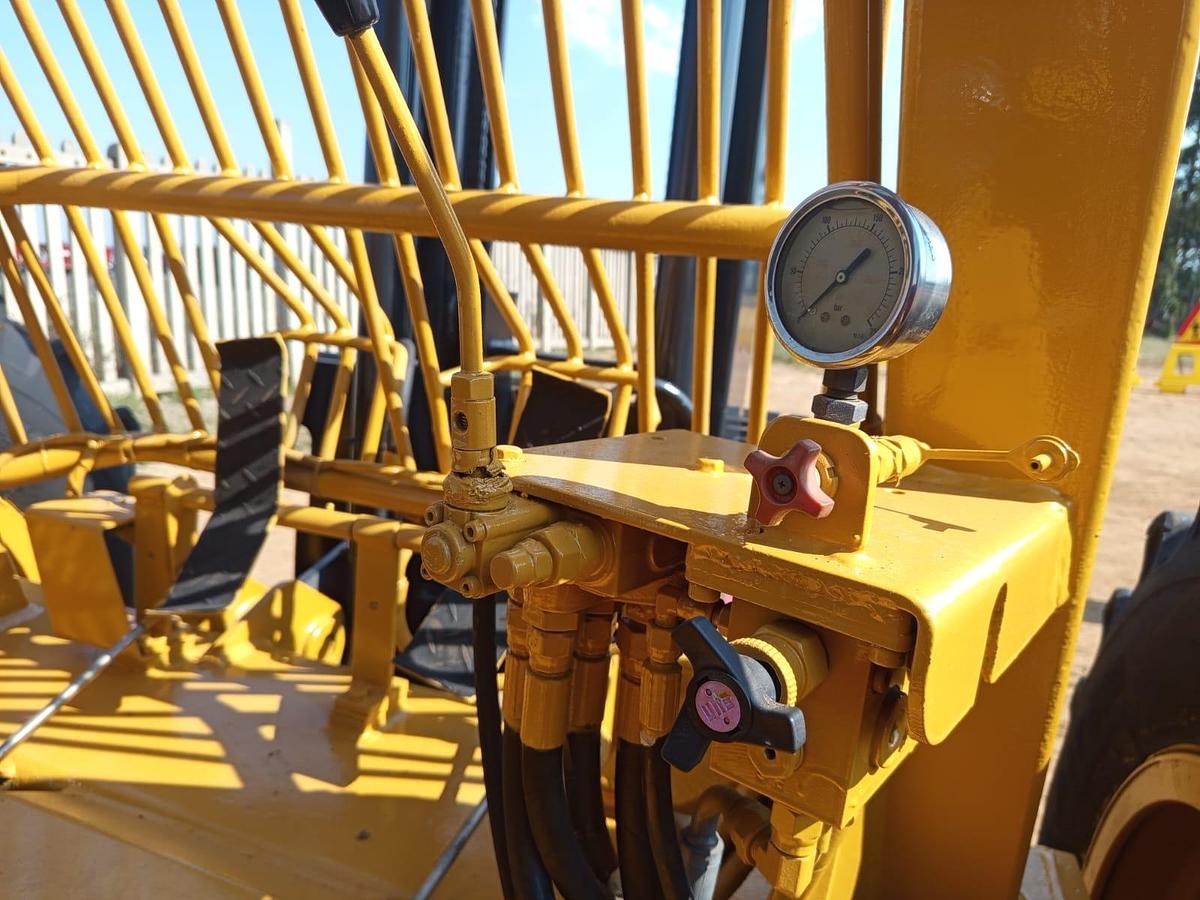 Used BELL 120 SUPER 2.75 TON ROUGH TERRAIN FORKLIFT(USED CONDITION)