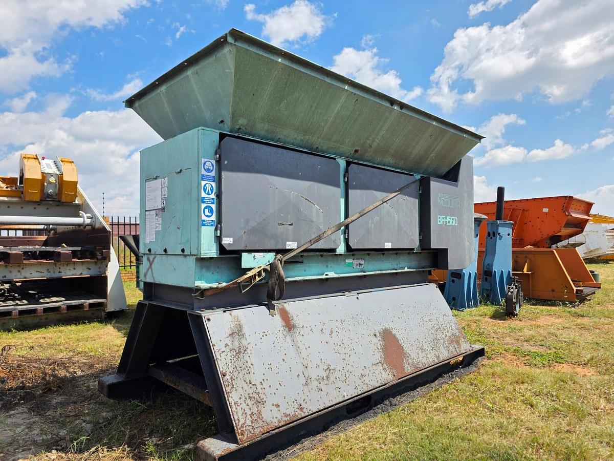 Used PILOT MODULAR BFH560 FEEDING BIN ON SKIDS 600MM CONVEYOR 3.5M