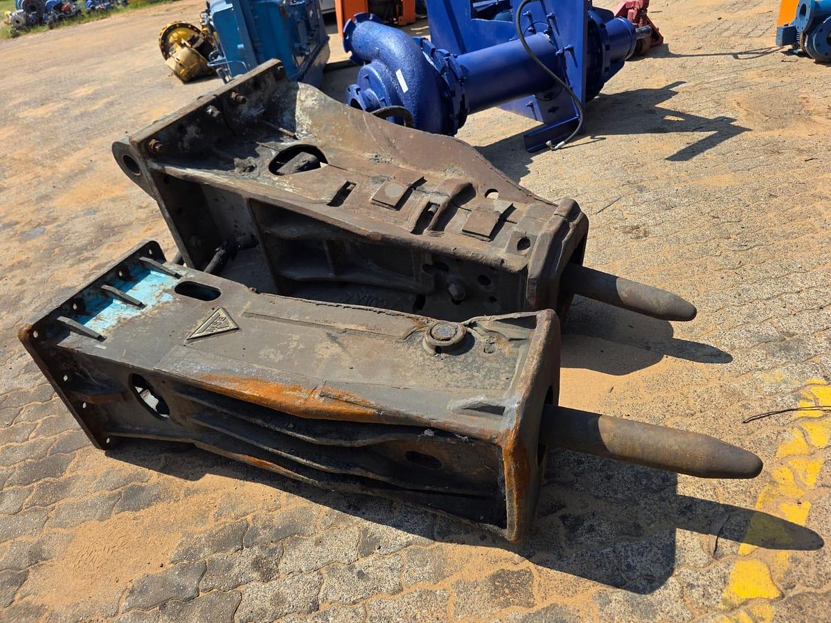 Used MSB HYDRALIC PECKERS BIG & SMALL (USED)