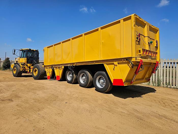 Used BELL 2806D 4X4 ARTICULATED HAULER WITH BOTTOM DISCHARGE TRI AXLE TRAILER (RUNNER)