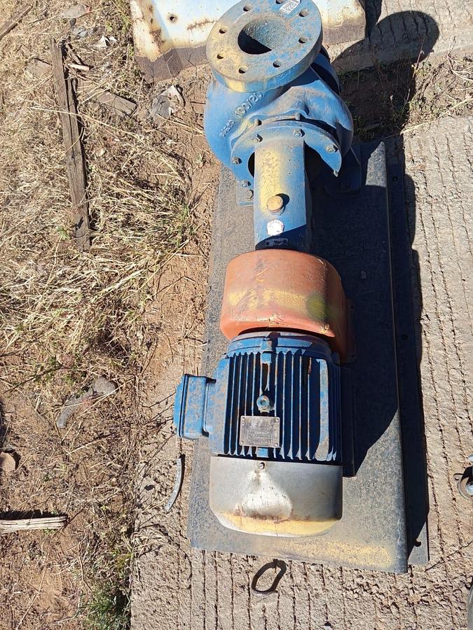 Used WEG 4X4 PUMP ON PLATFORM WITH ELECGRIC MOTOR