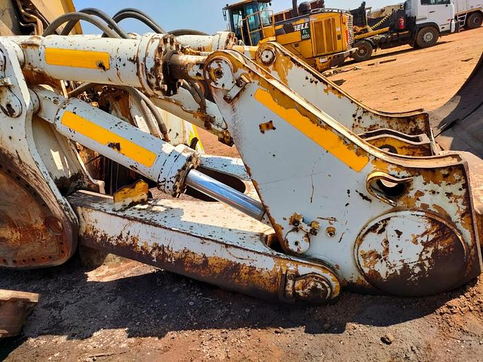 Used KOMATSU 475A DOZER WITH ENGINE, RIPPER AND BLADE (PARTIALLY STRIPPED