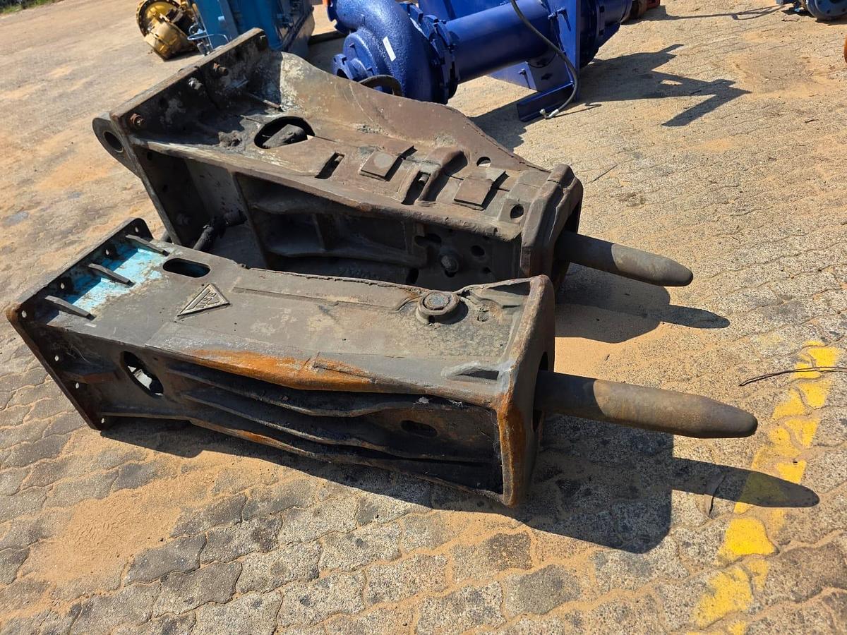 Used MSB HYDRALIC PECKERS BIG & SMALL (USED)