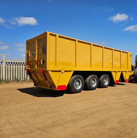 Used BELL 2806D 4X4 ARTICULATED HAULER WITH BOTTOM DISCHARGE TRI AXLE TRAILER (RUNNER)