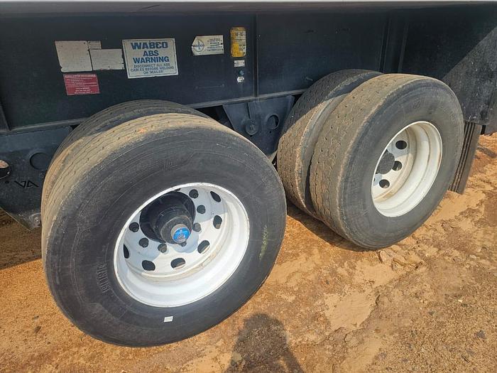 Used HENRED FRUEHAUF DOUBLE AXLE INSOLATED BODY TRAILER WITH RAVIOLI TAIL LIFT