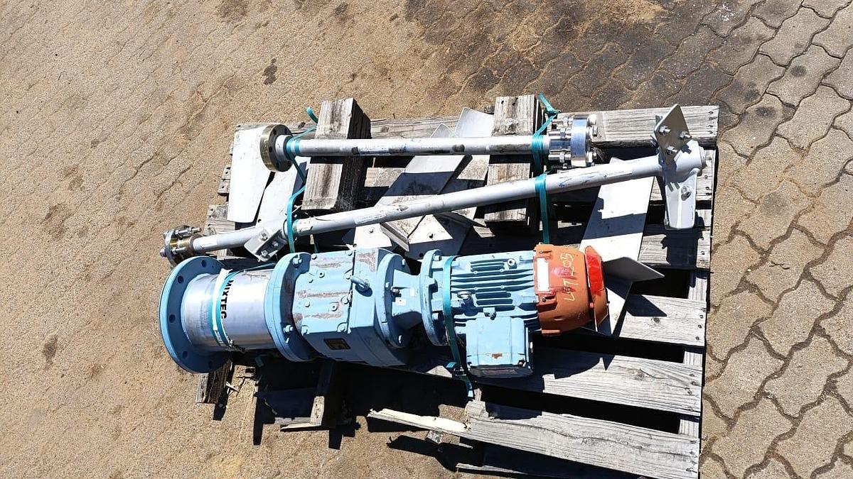 Used MIXTEC MOTOR AND MIXER 3KW AGETATOR