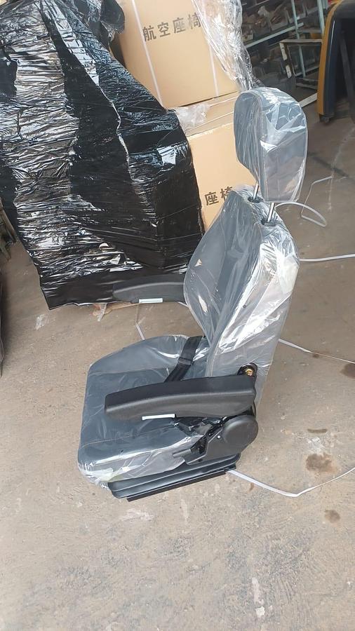 UNIVERSAL SEATS ( F.E.L AND EXCAVATORS) (NEW)