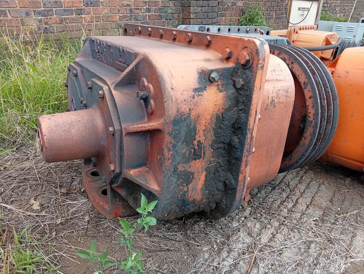 Used TABOR TH 120 VIBRATING SCREEN MECHANISM (EXCITER)