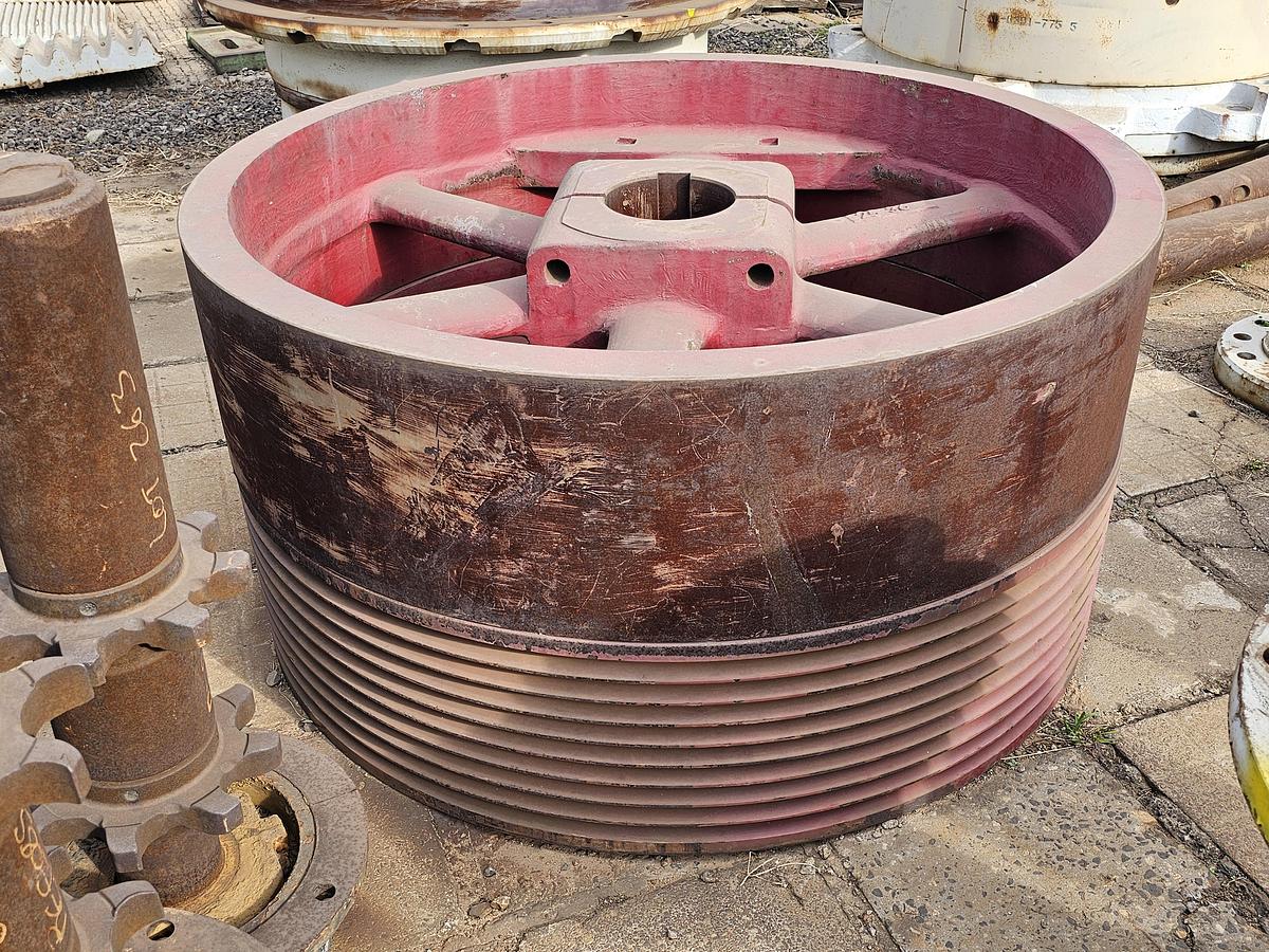 Used CRUSHER FLY WHEEL AND PULLY