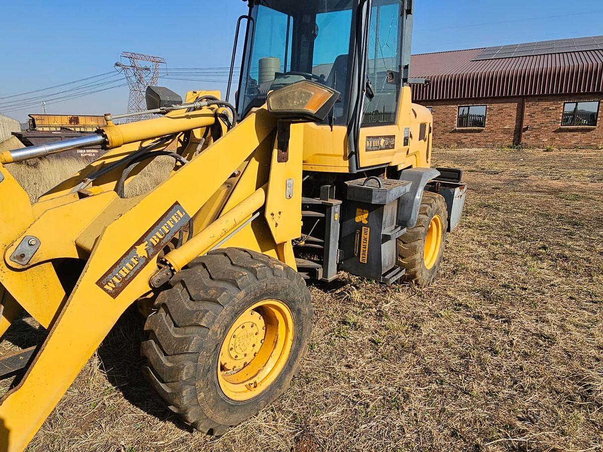 Used 2 TON WUHLF FRONT END LOADER (ENGINE FAILURE)
