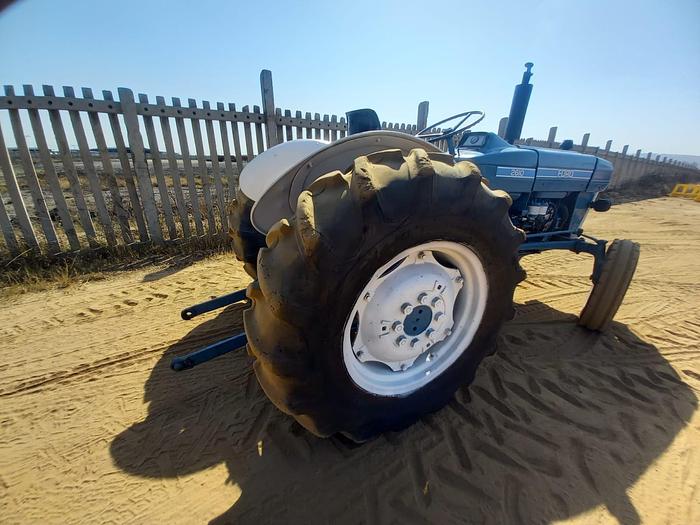 Used FORD 2610 TRACTOR (RUNNER)