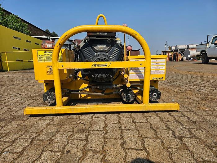 Used TERRAMITE ROLLER SCREED