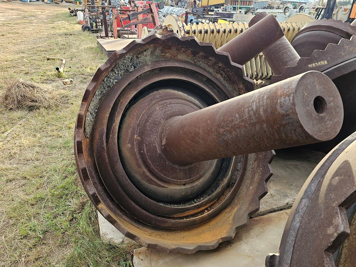 Used CONE CRUSHER HEAD CENTER & MAIN SHAFT