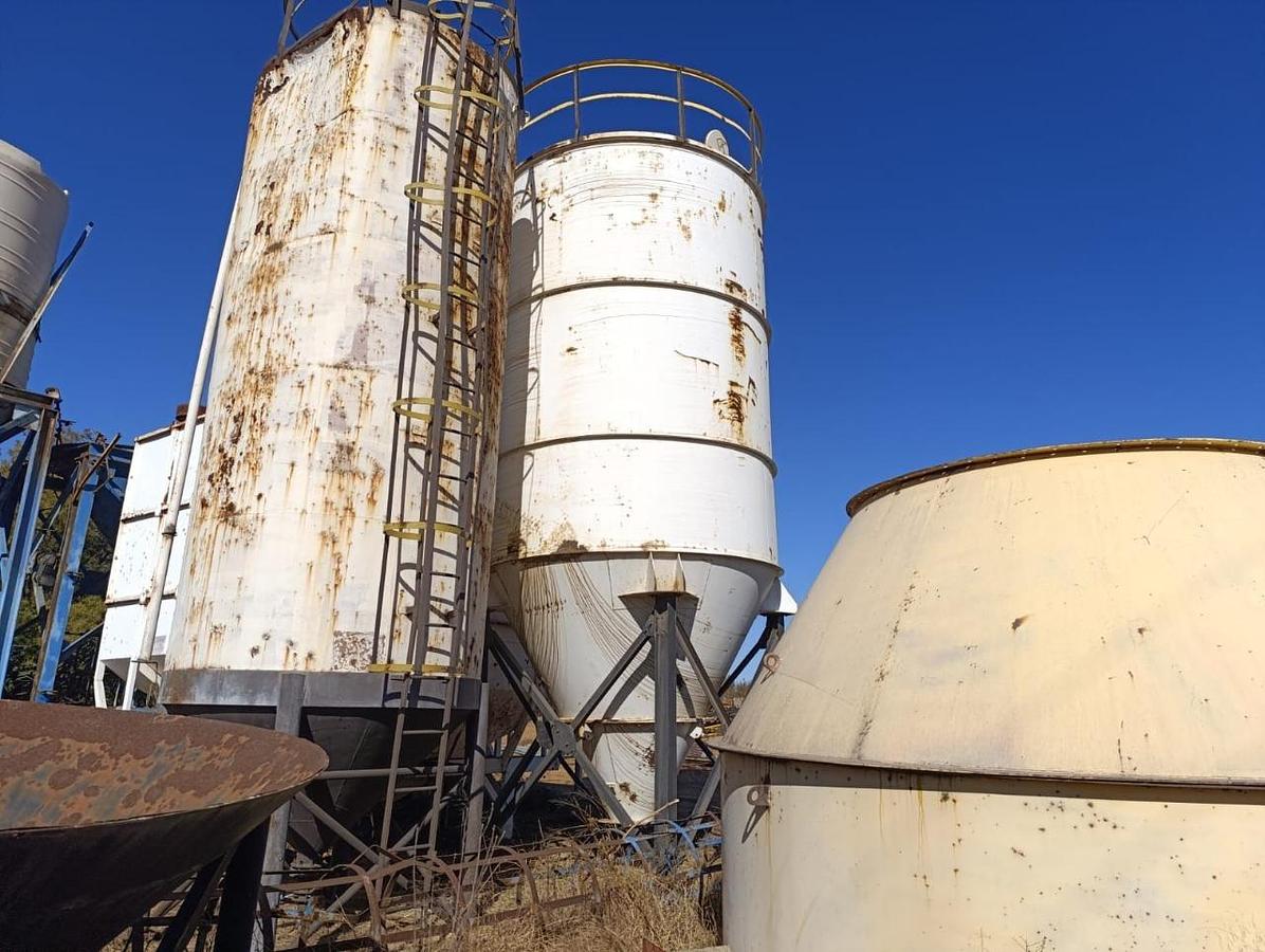 Used 72.5 CUBE DRY BULK SILO - USED CONDITION