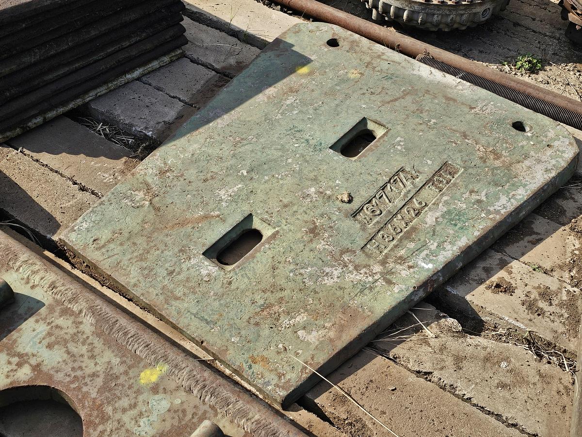 Used CRUSHER PLATES