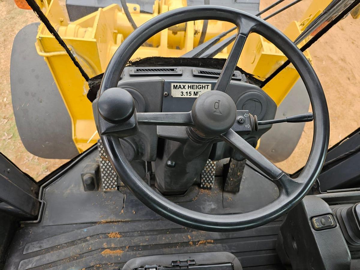 Used BELL L1204E FRONT END LOADER (USED)