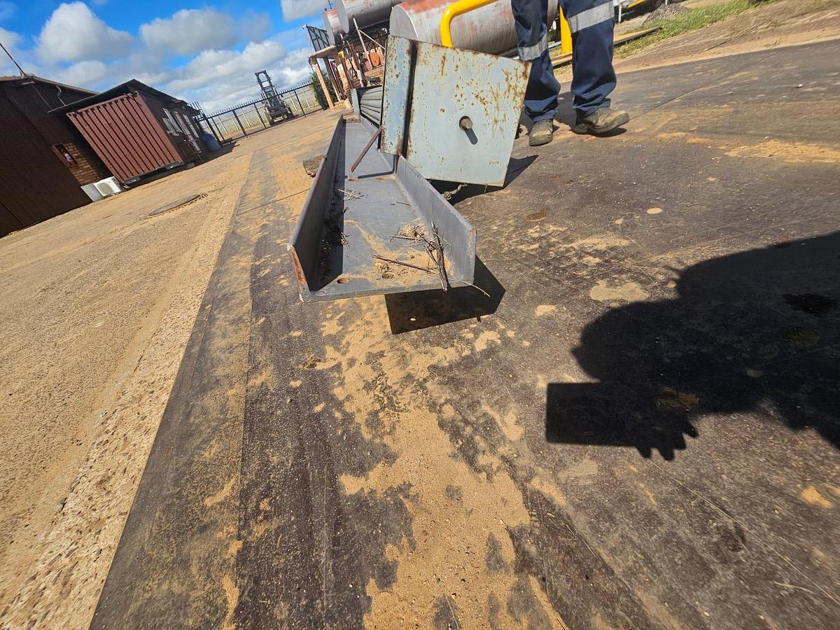 Used DOOR 5850MM X 260 MM (USED)