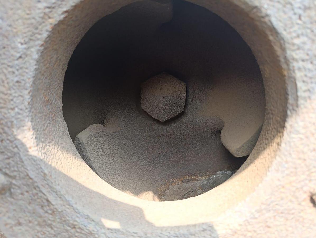 Used VACSEAL 8X6 PUMP