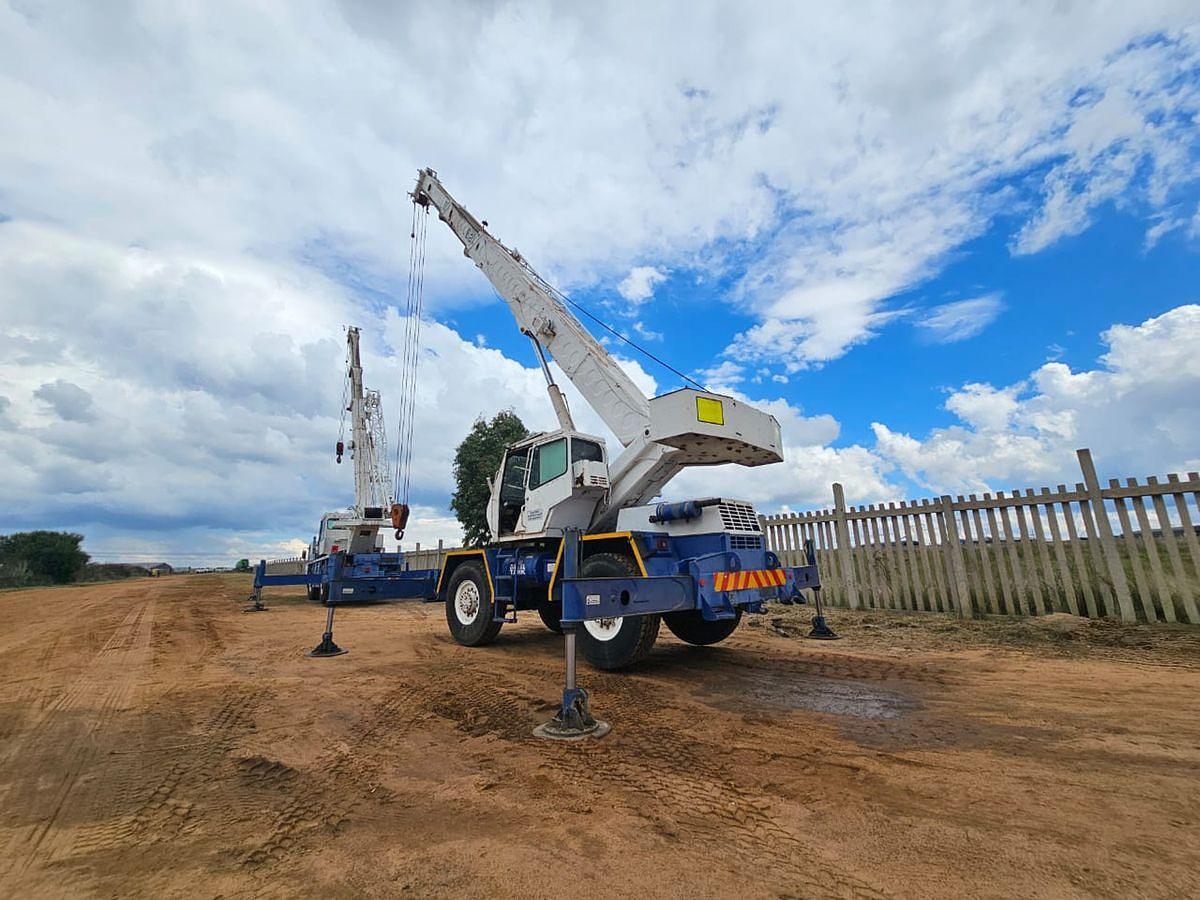 Used 18 TONNES CAPACITY FAUN CRANE - OPERATIONAL