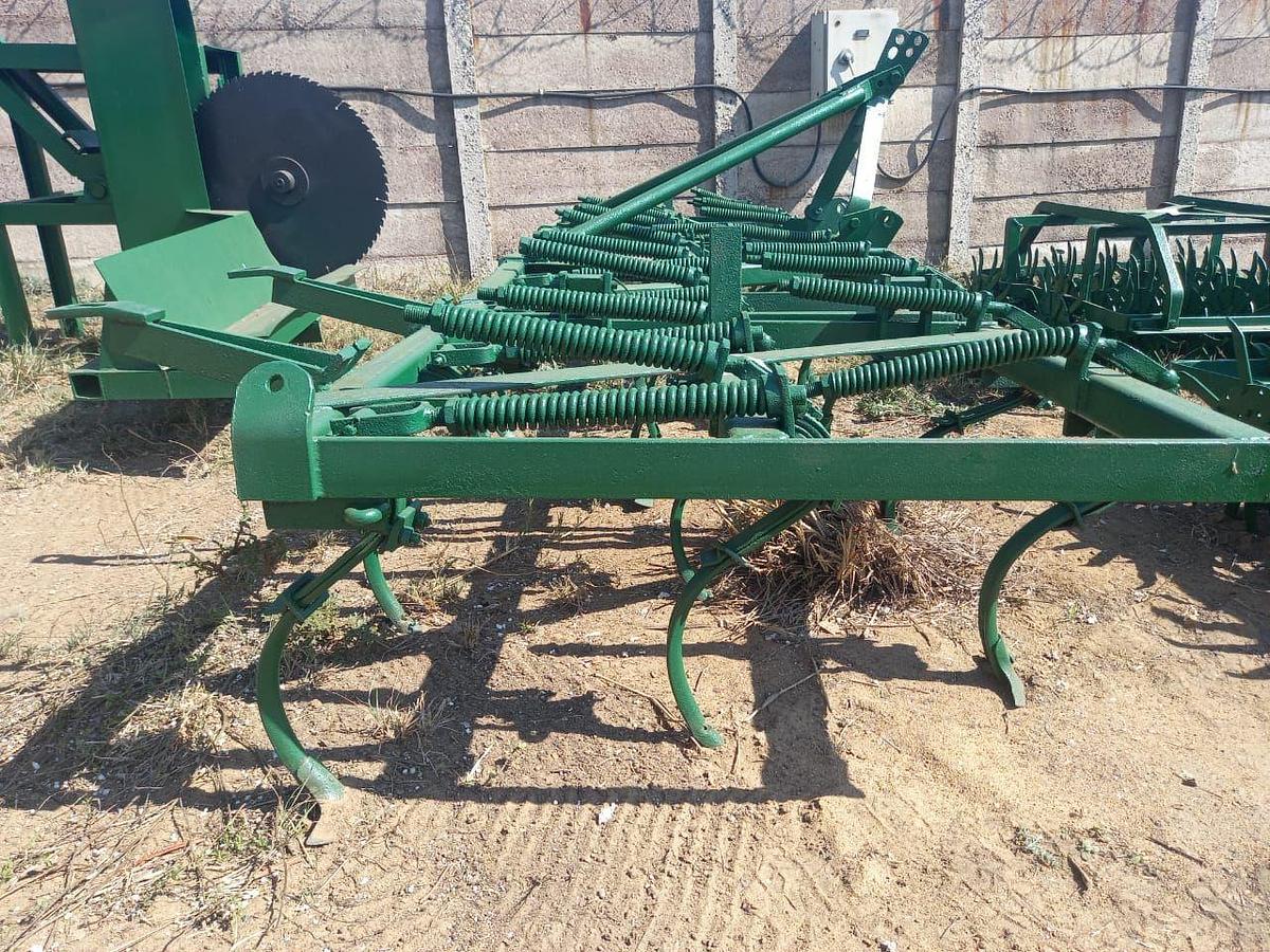 Used CHIESEL PLOUGH
