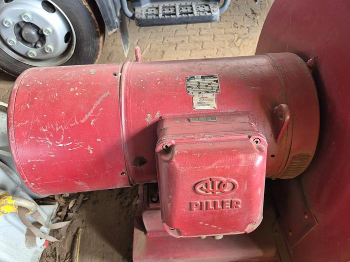 Used ANTON PILLER 10KW VIBRATING MOTOR
