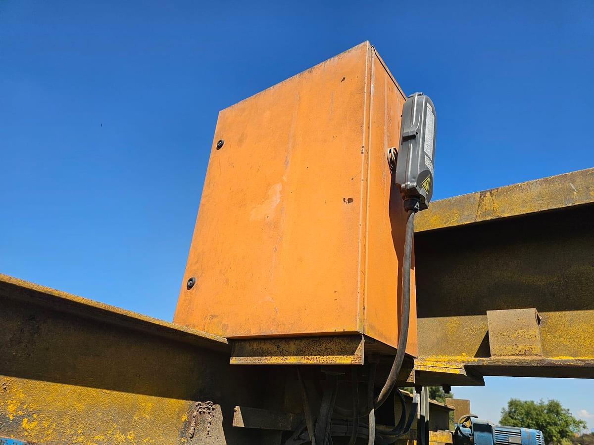 Used 5 TON OVERHEAD CRANE WITH REMOTE 2 X ELECTRIC 7.5 KW ELECTRIC MOTORS AND GEARBOX REMOTE GENERAL INFORMATION S