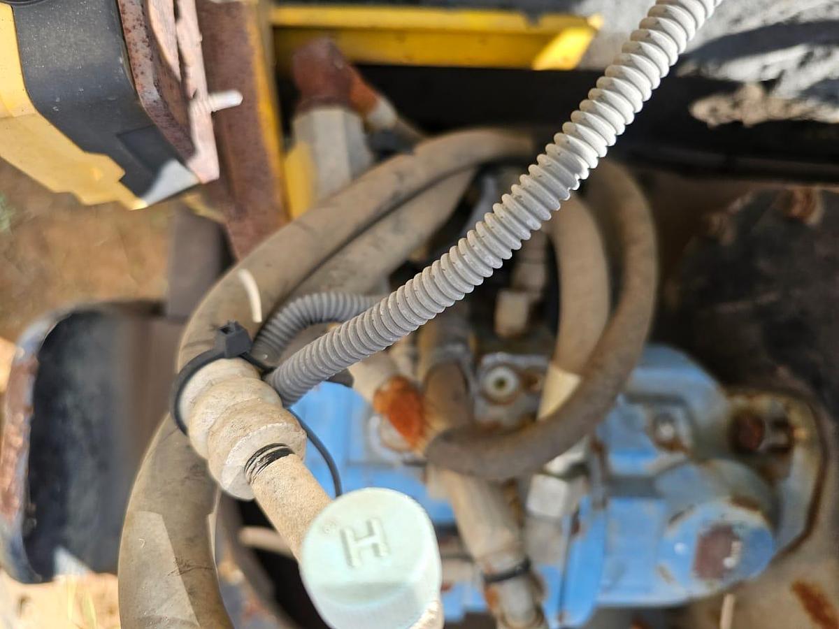 Used HYUNDAI ROBEX 60-9S EXCAVATOR - INOPERABLE