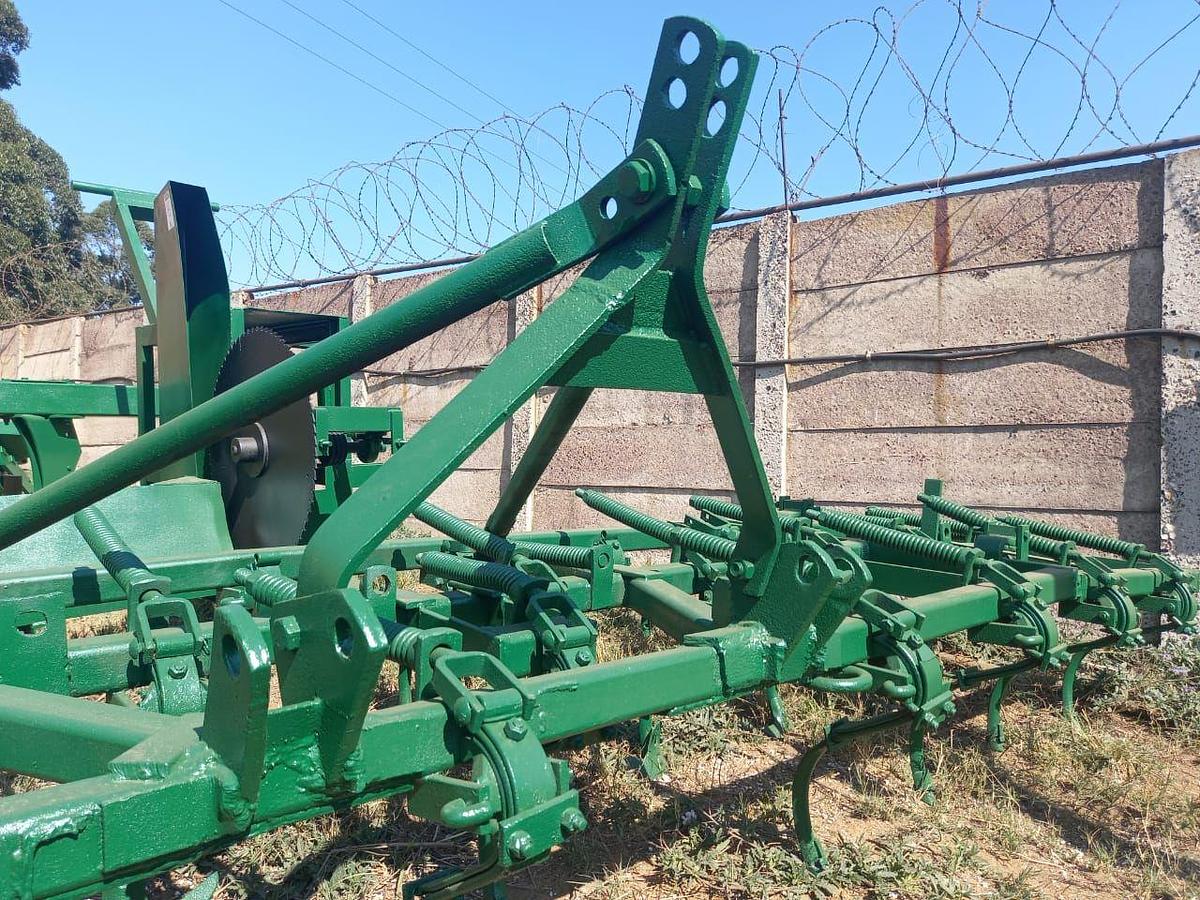 Used CHIESEL PLOUGH