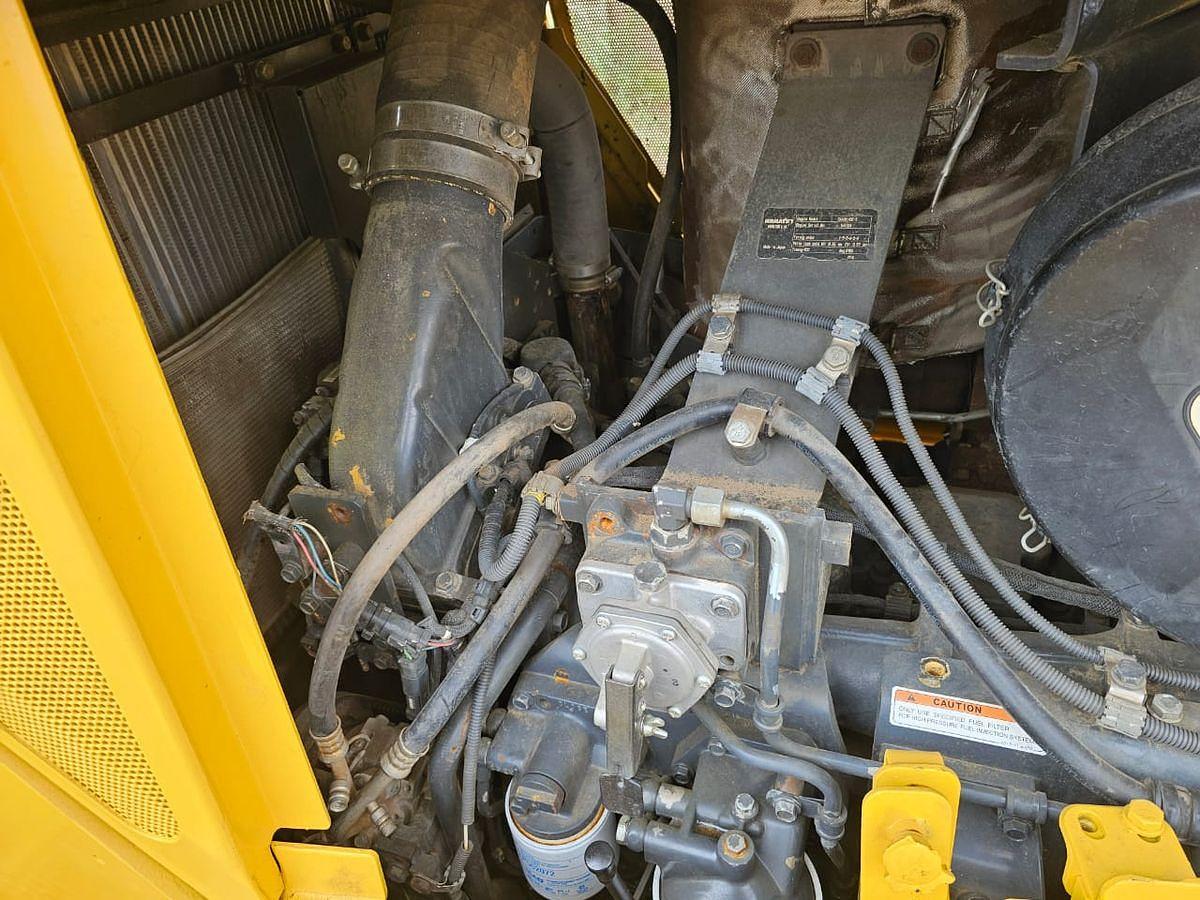 Used KOMATSU D155AX TRACKED DOZER - OPERATIONAL