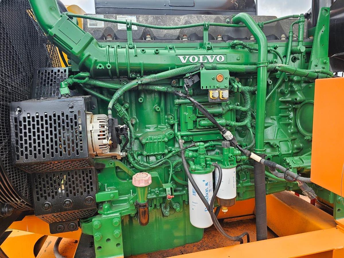 Used VOLVO PENTA DIESEL POWERED ENGINE AND 8" X 6" ROCKTUFF WATER PUMP ON TRAILER - OPERATIONAL