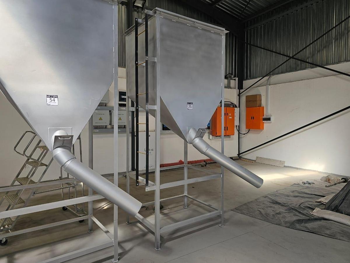 Used SS304 STAINLESS STEEL CLOSED-TOP GRAIN STORAGE BINS