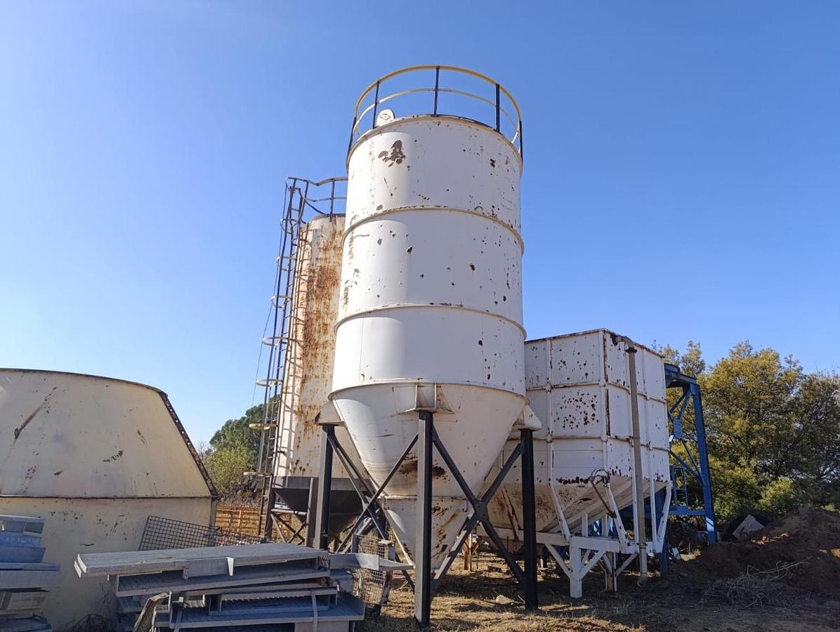 Used 72.5 CUBE DRY BULK SILO - USED CONDITION