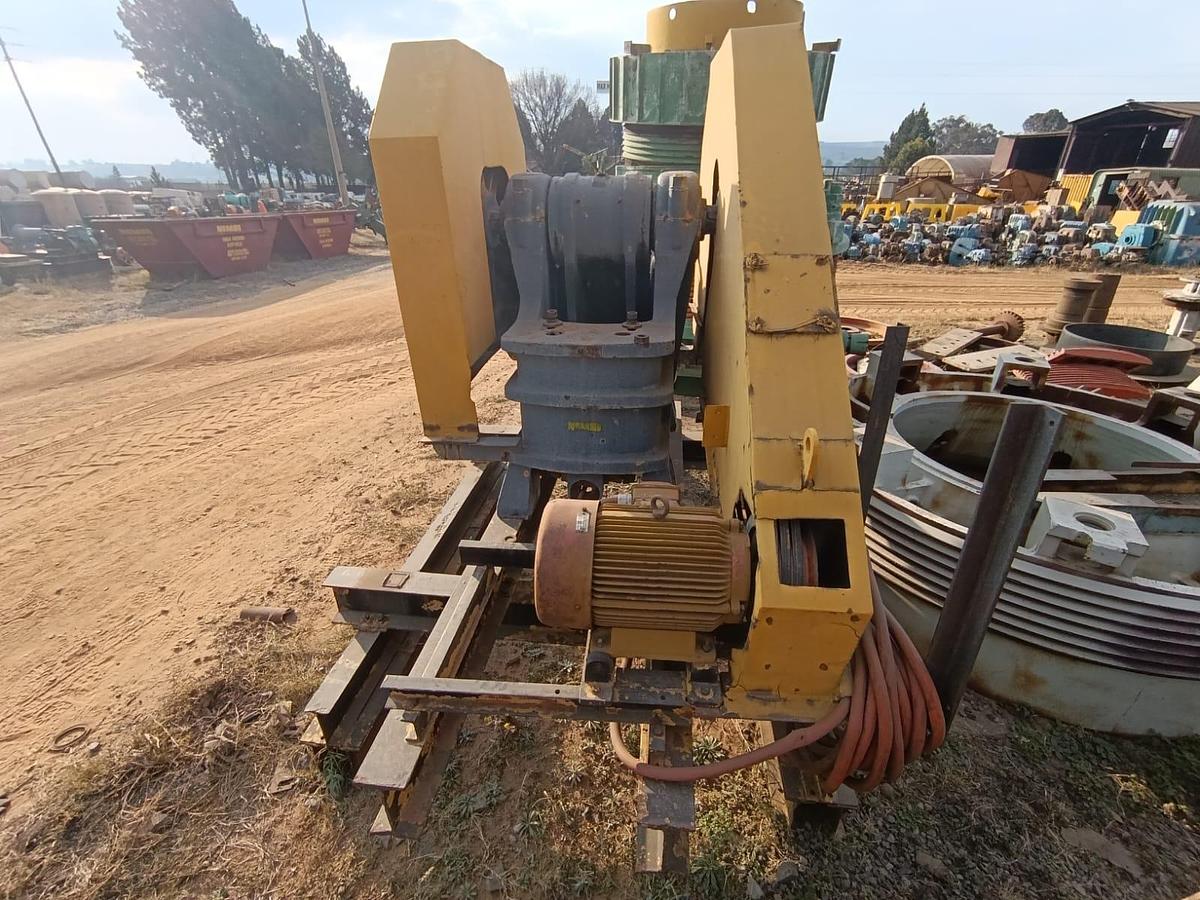 Used JAW CRUSHER WITH 15KW ELECTRIC MOTOR