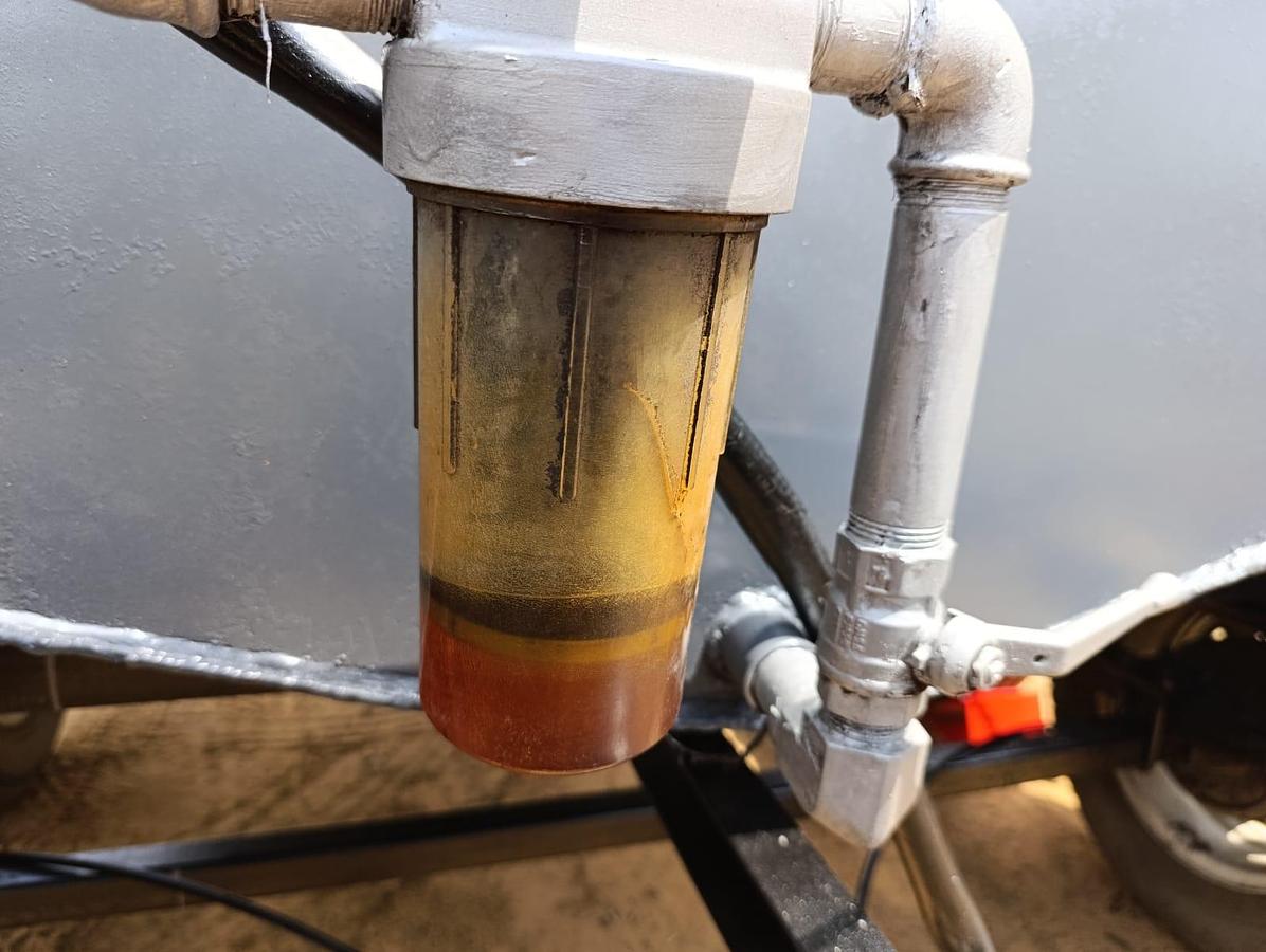 Used HEAVY DUTY 2500 LITRE DIESEL BOWSER TRAILER WITH PUMP & METER- USED CONDITION