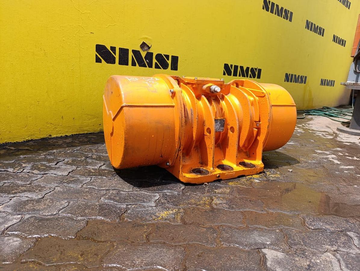 Used 7.5KW VIBRATING MOTOR (USED)
