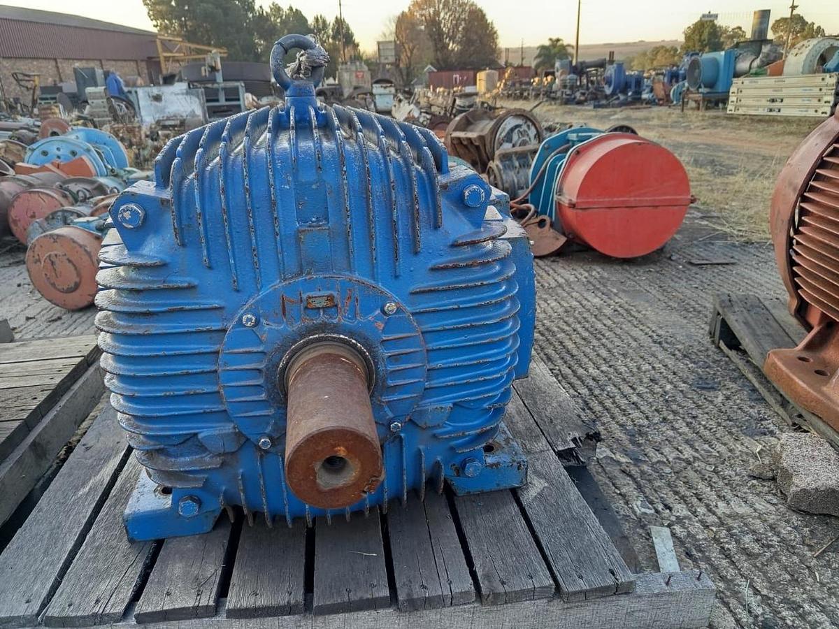 Used 132 KW INDUCTION MOTOR - USED CONDITION