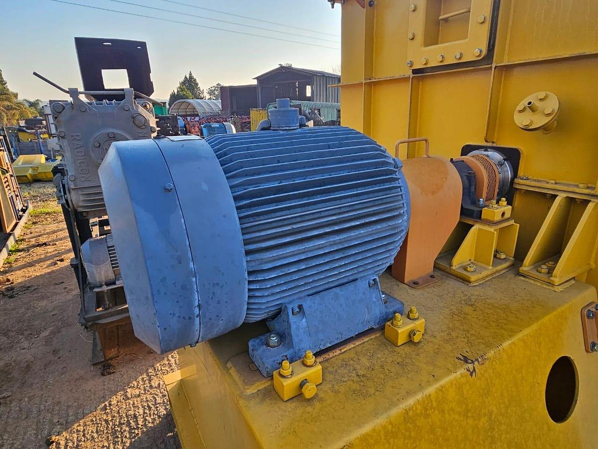 Used 90 5RP3 UNIVERSAL FAN WITH 90 KW ELECTRIC MOTOR