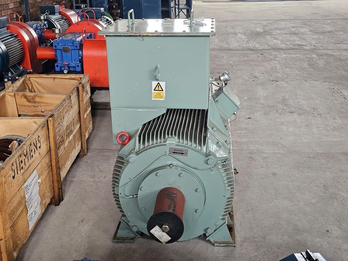 Used 200KW INDUCTION MOTOR