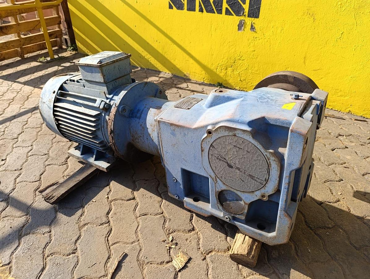 Used POWERPACK GEARBOX WITH ELECTRIC MOTOR