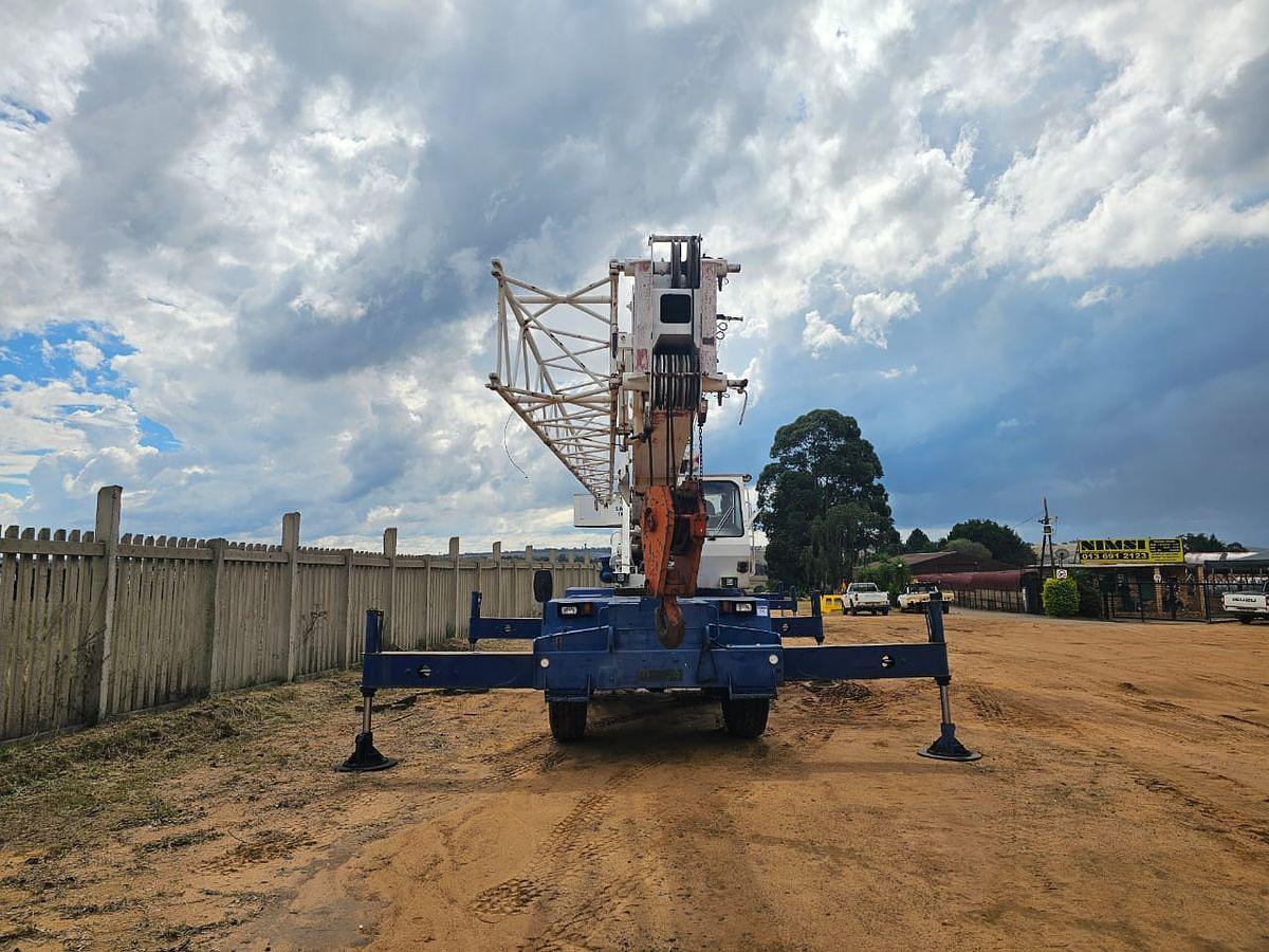 Used 18 TONNES CAPACITY FAUN CRANE - OPERATIONAL