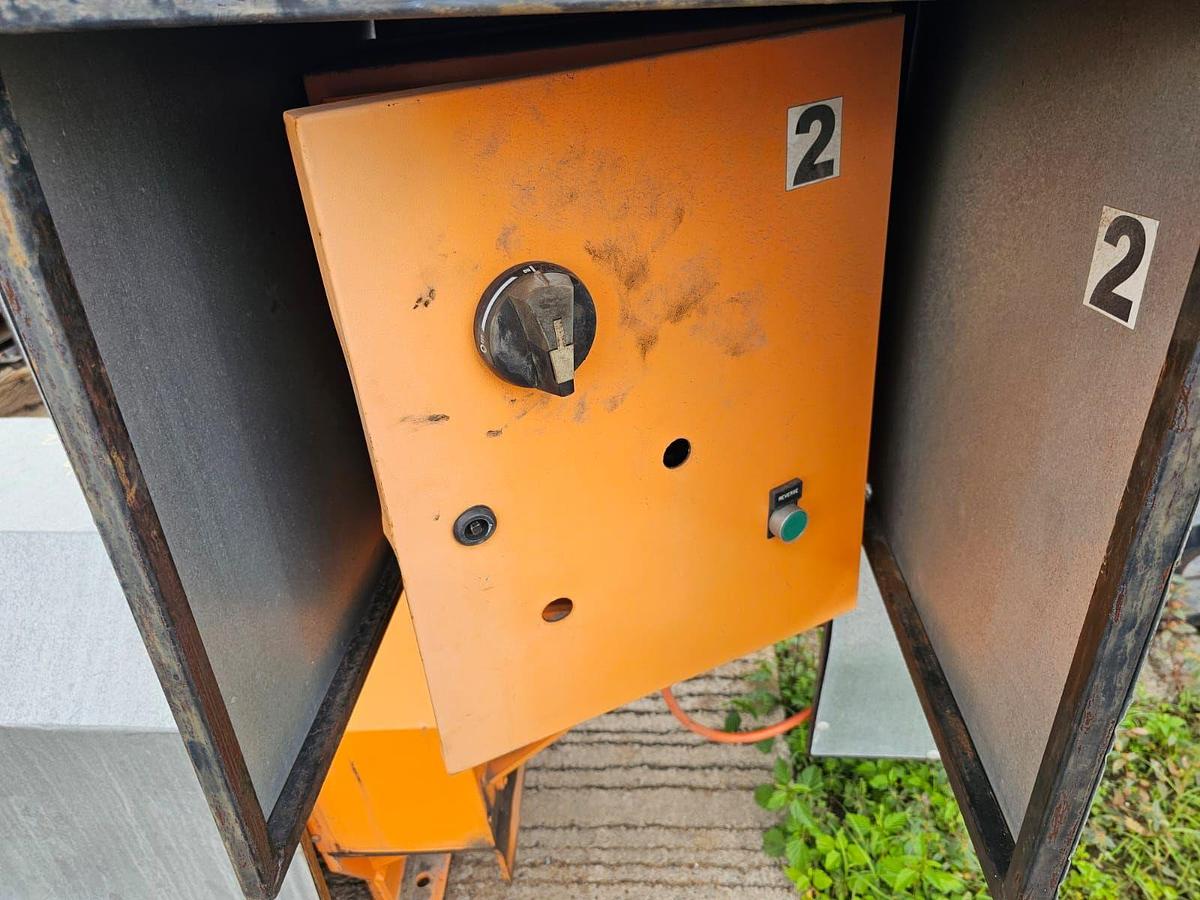 Used DYMOT GEARBOX WITH ELECTRIC MOTOR IN ENCLOSURE AND ELECTRIC BOX