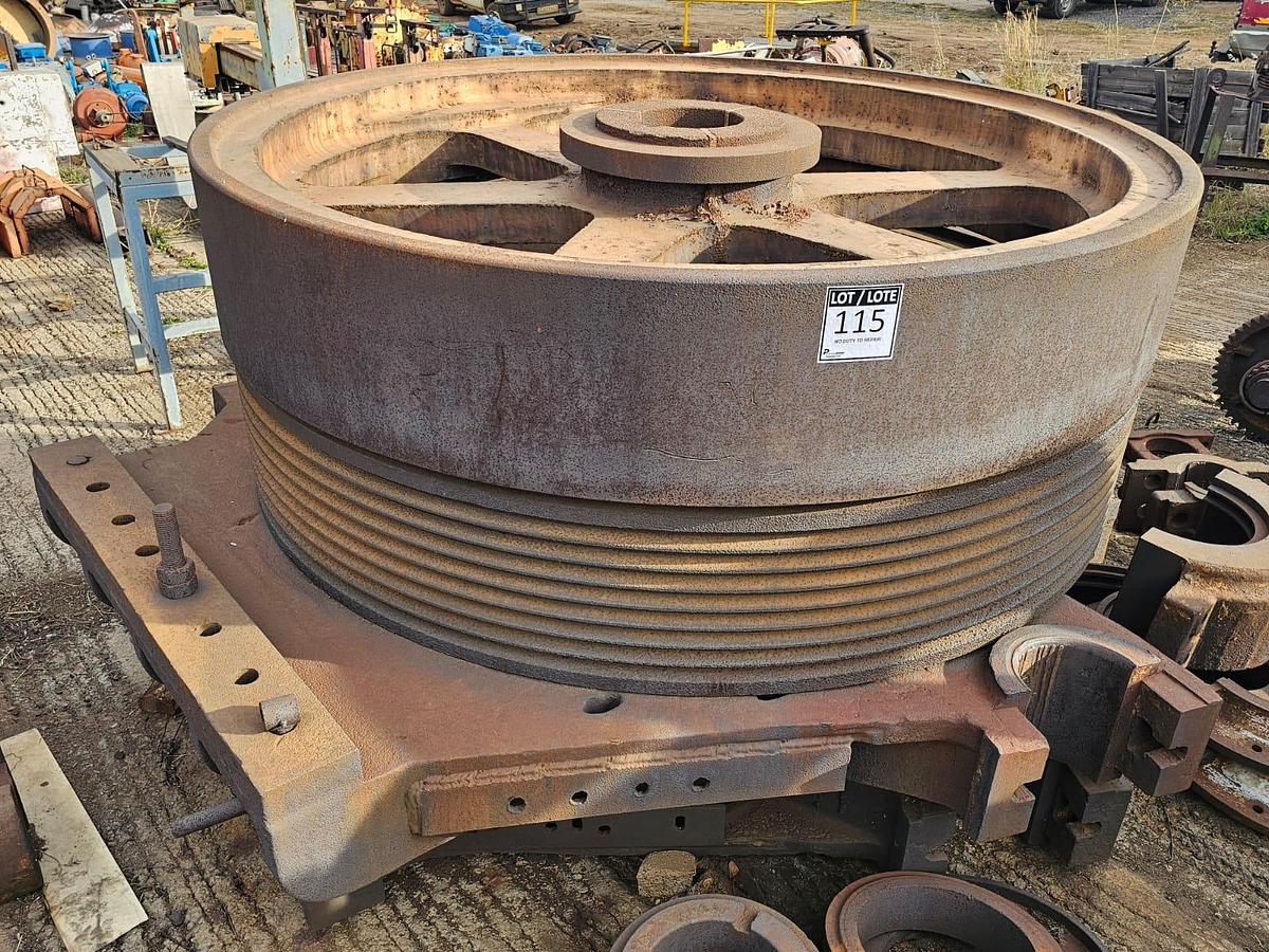 Used CRUSHER FLY WHEEL, TOGGLE PLATES AND HAMMER