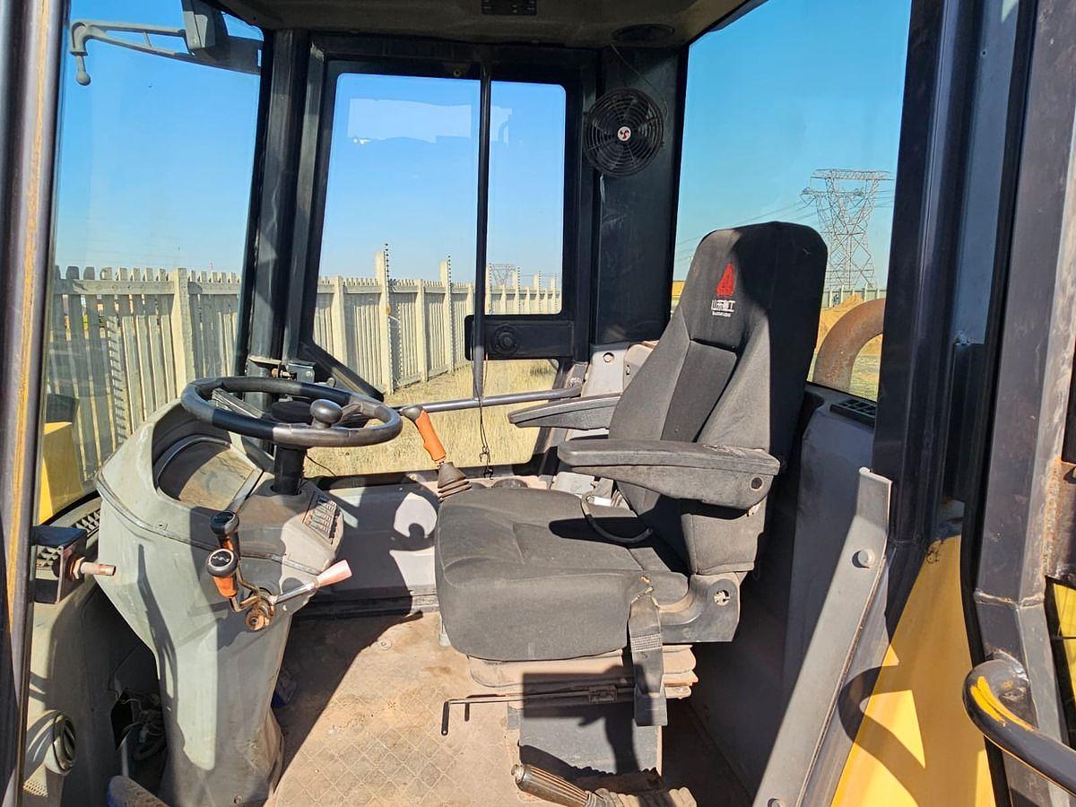 Used 2 TON WUHLF FRONT END LOADER (ENGINE FAILURE)