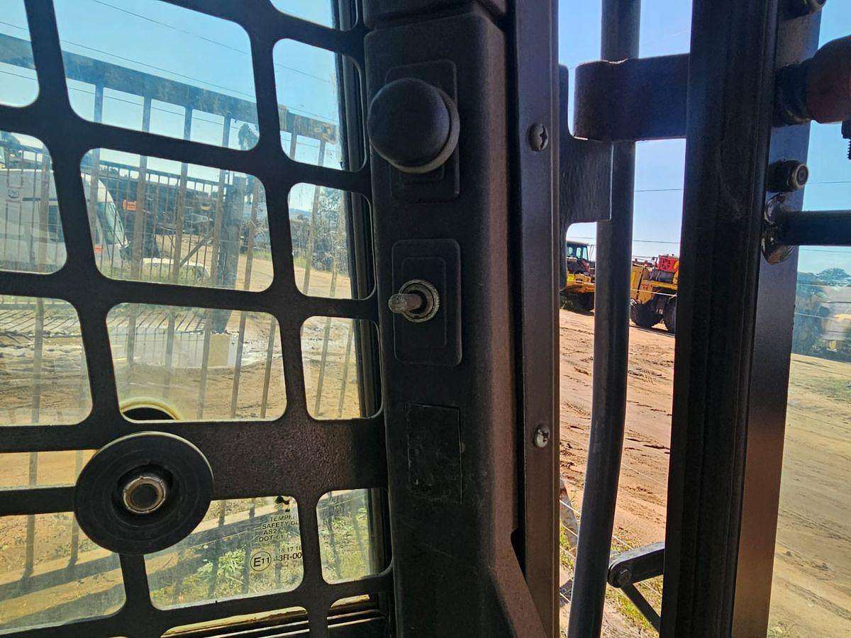 Used BOBCAT S450 SKID STEER LOADER (HARNASS NOT INCLUDED)