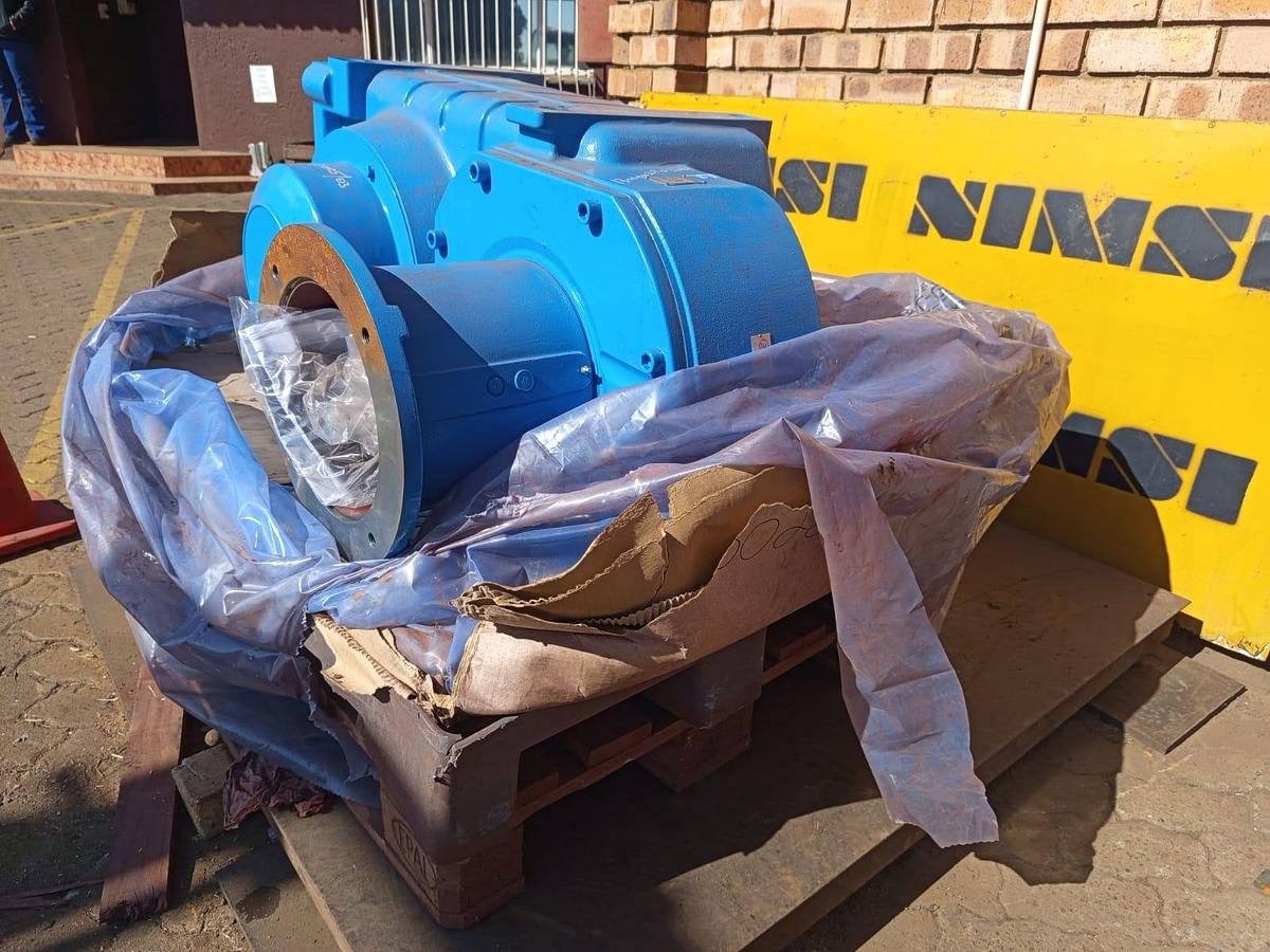 Used SIEMENS GEARBOX (BRAND NEW)