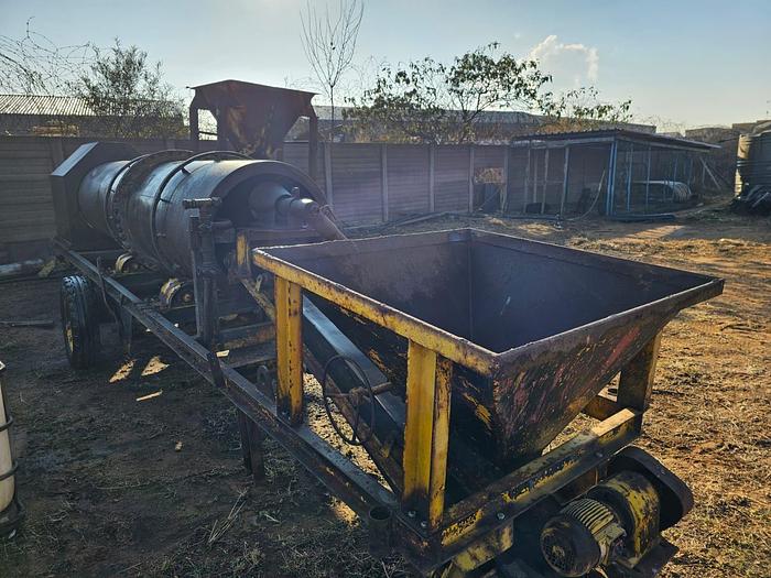 Used ASPHALT TAR MIXER WITH FEEDER BIN, MOTORS AND FLAME HEATER